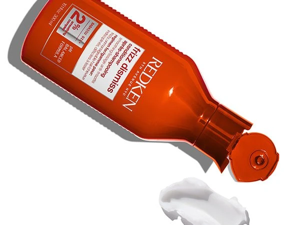 Redken Frizz Dismiss Conditioner 300ml 4 Redken Frizz Dismiss Conditioner 300ml - Image 2